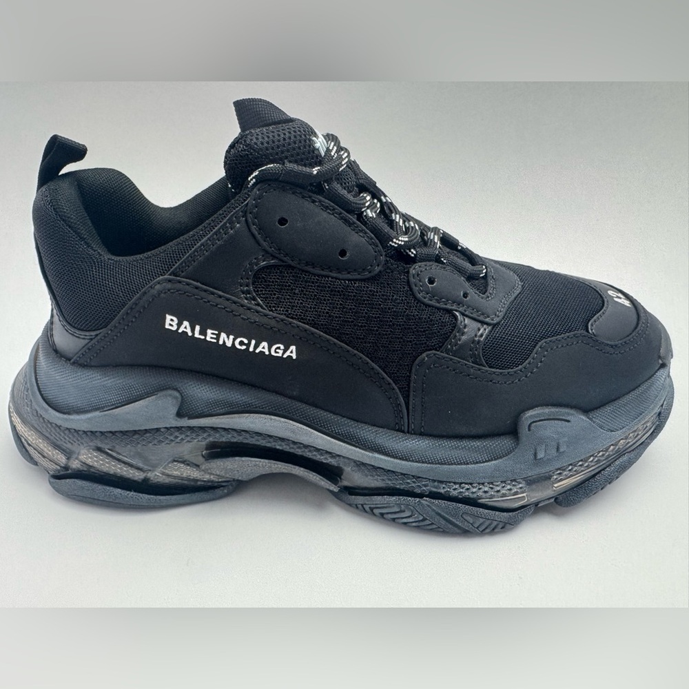 Men's Triple S Sneaker in Black